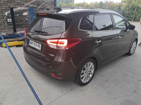 Kia Carens - 2016