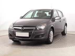 Opel Astra - 2012