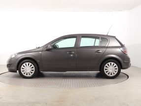Opel Astra - 2012