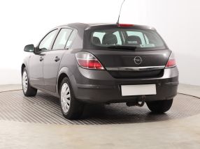 Opel Astra - 2012