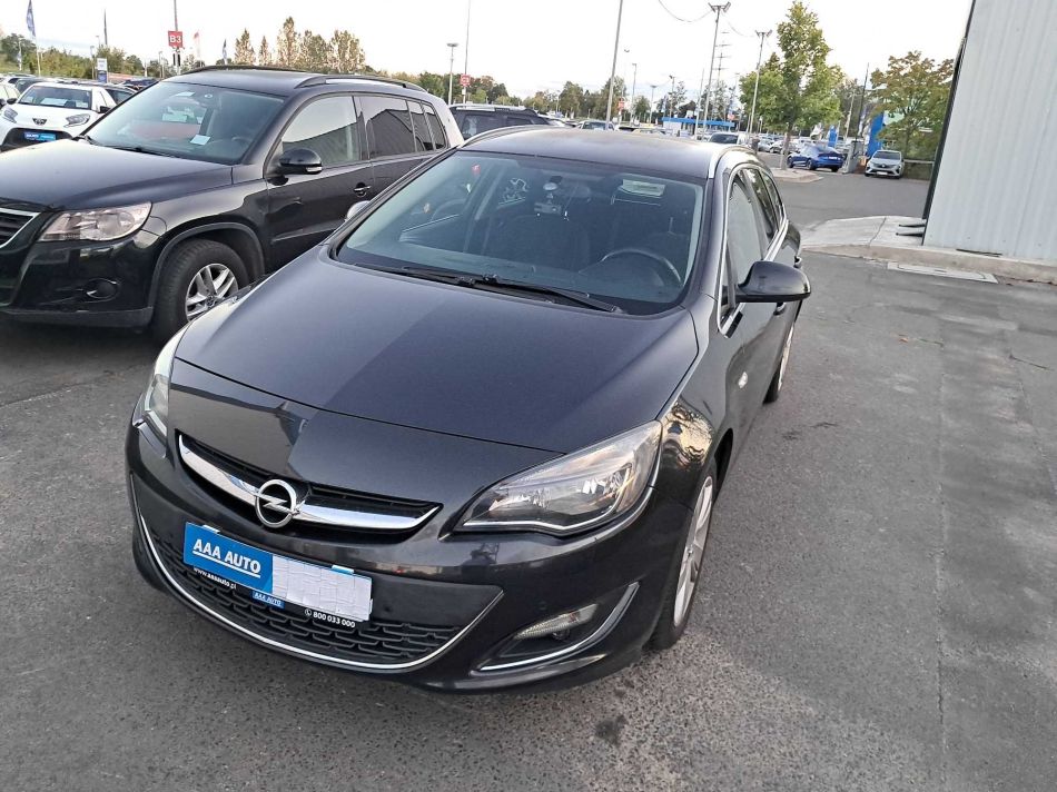 Opel Astra - 2014
