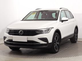 Volkswagen Tiguan - 2021