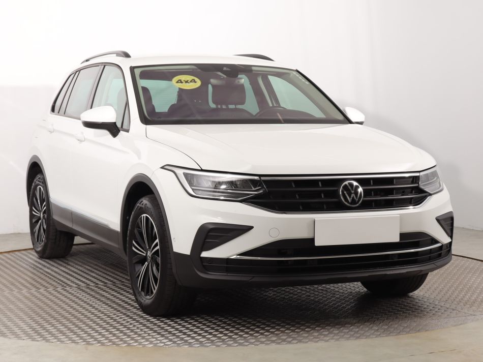 Volkswagen Tiguan - 2021