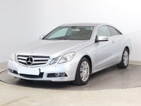 Mercedes-Benz E - 2010
