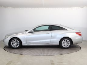 Mercedes-Benz E - 2010