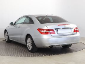 Mercedes-Benz E - 2010