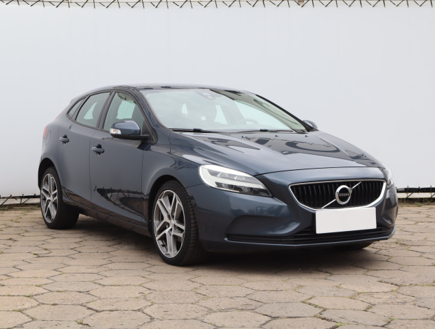 Volvo V40, 2018
