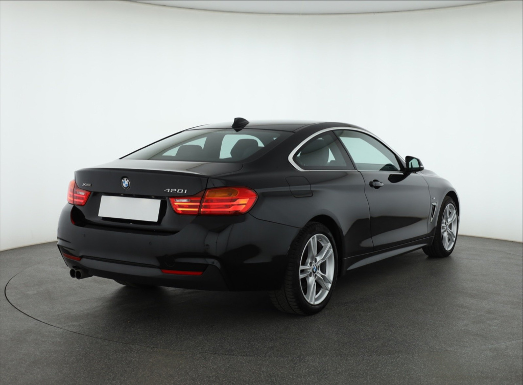 BMW 4