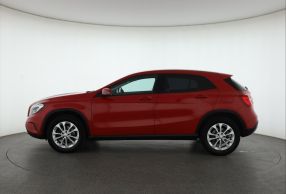 Mercedes-Benz GLA - 2016
