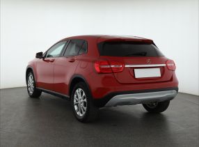 Mercedes-Benz GLA - 2016