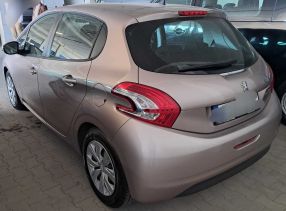 Peugeot 208 - 2014
