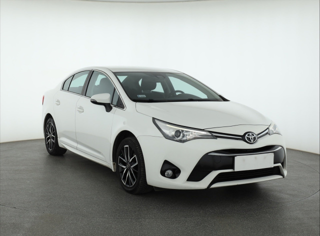 Toyota Avensis 2015