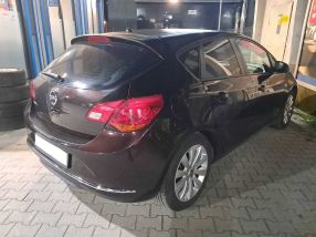 Opel Astra - 2014