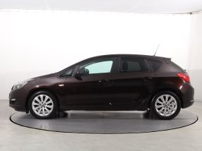Opel Astra - 2014