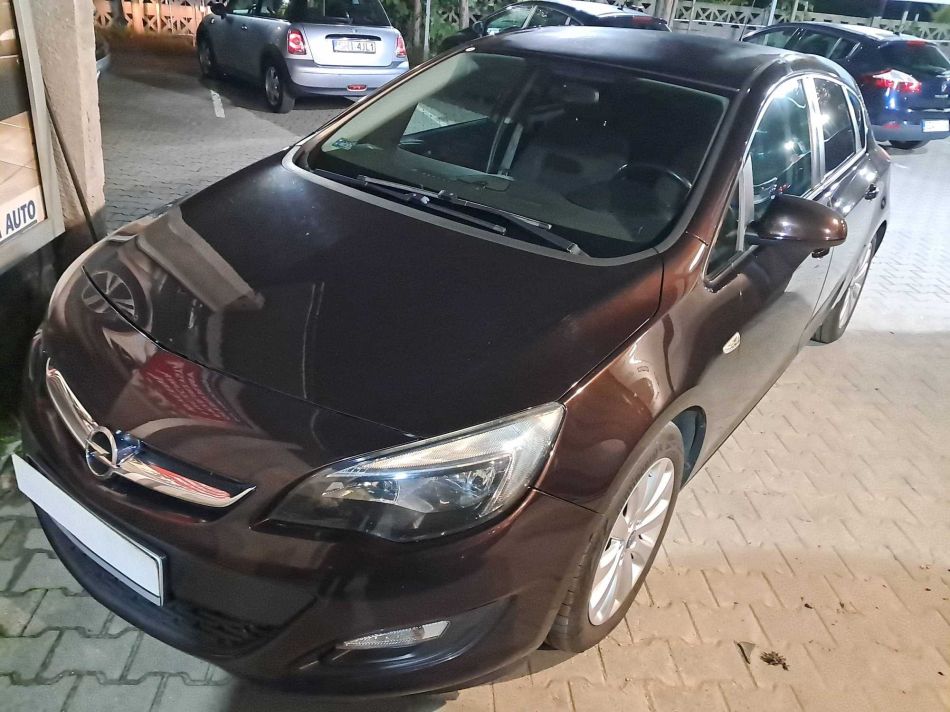 Opel Astra - 2014