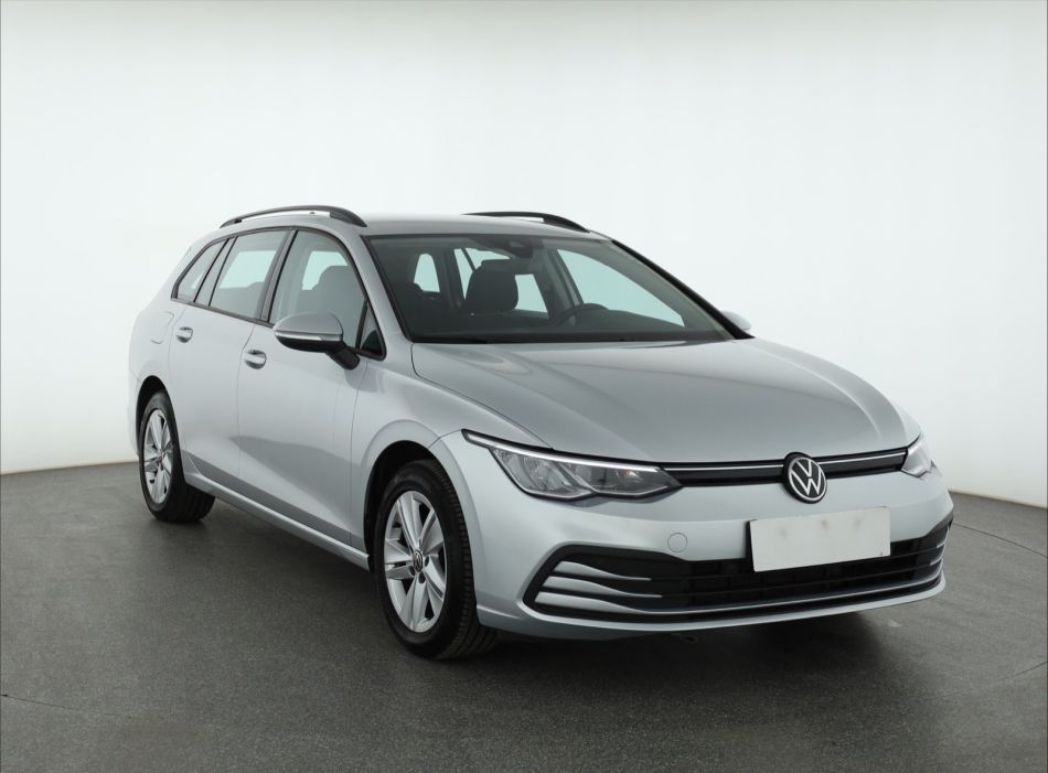 Volkswagen Golf - 2021