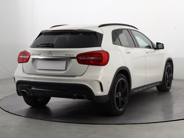 Mercedes-Benz GLA 250 4MATIC