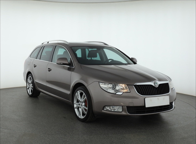 Skoda Superb, 2011