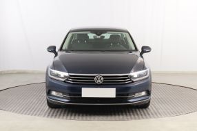 Volkswagen Passat - 2015