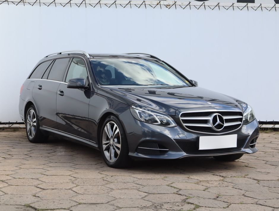 Mercedes-Benz E - 2015