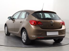 Opel Astra - 2013