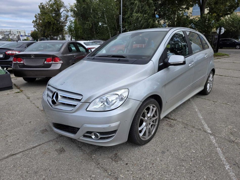 Mercedes-Benz B - 2011