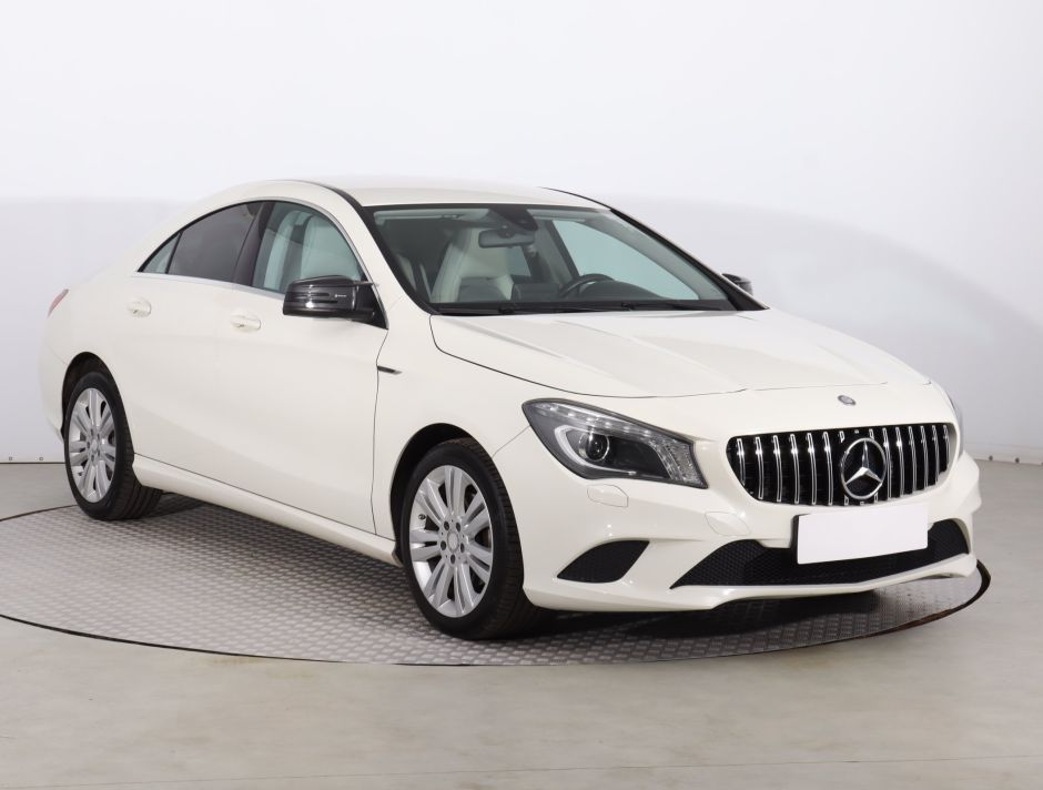 Mercedes-Benz CLA - 2015