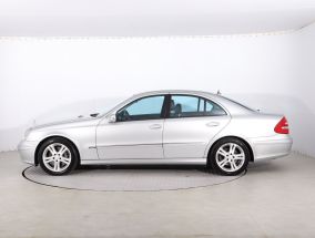 Mercedes-Benz E - 2005