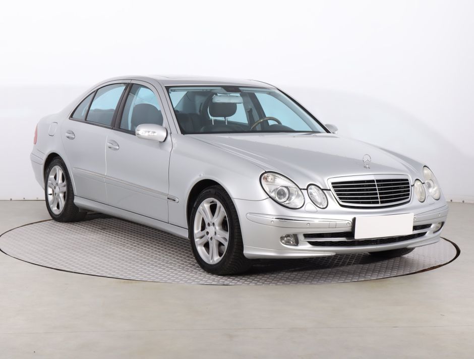 Mercedes-Benz E - 2005