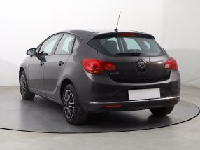 Opel Astra - 2014