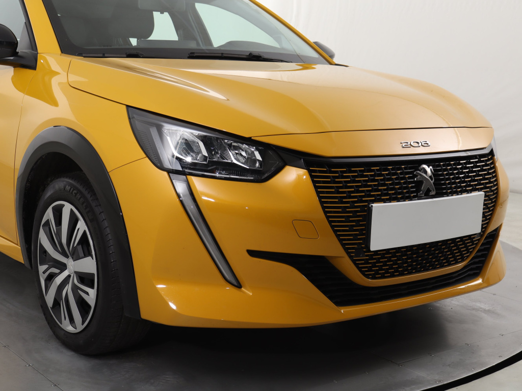 Peugeot e-208