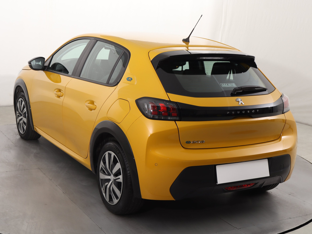Peugeot e-208