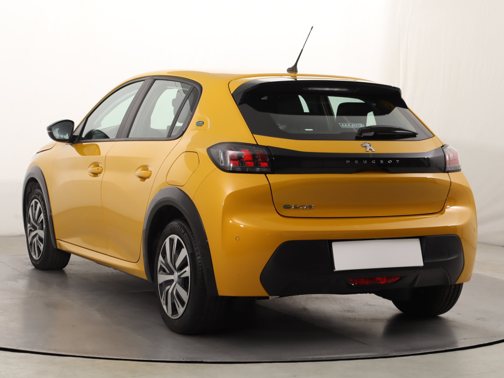 Peugeot e-208