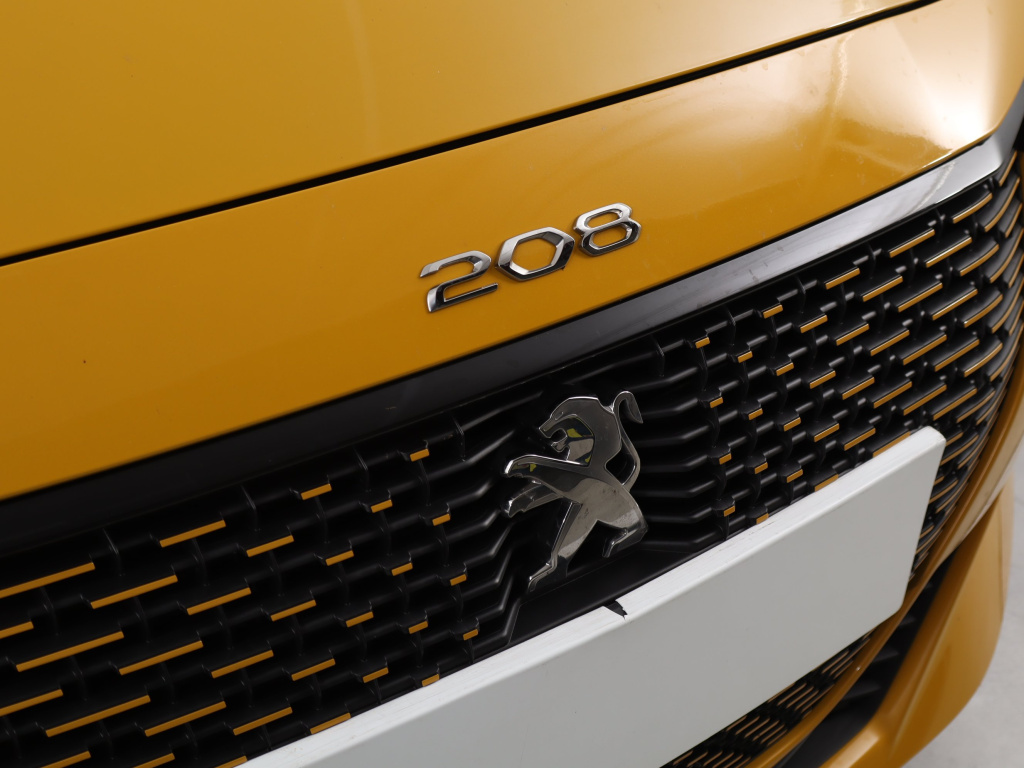 Peugeot e-208