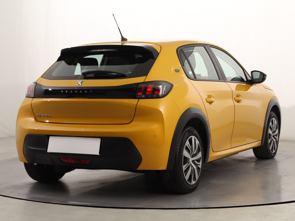 Peugeot e-208