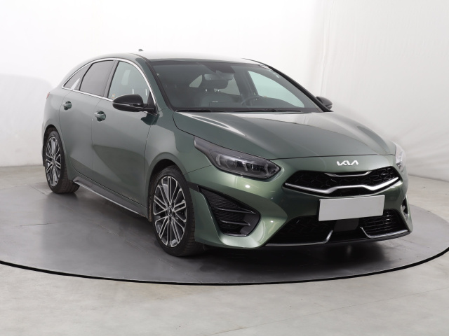 Kia ProCeed 2023