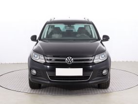 Volkswagen Tiguan - 2015