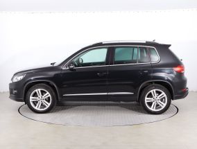 Volkswagen Tiguan - 2015