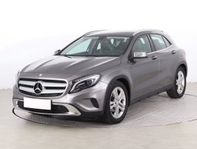 Mercedes-Benz GLA - 2015