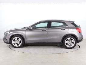 Mercedes-Benz GLA - 2015