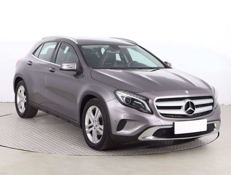 Mercedes-Benz GLA - 2015