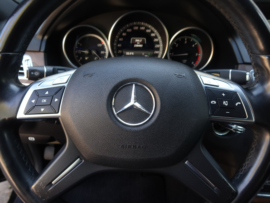 Mercedes-Benz E