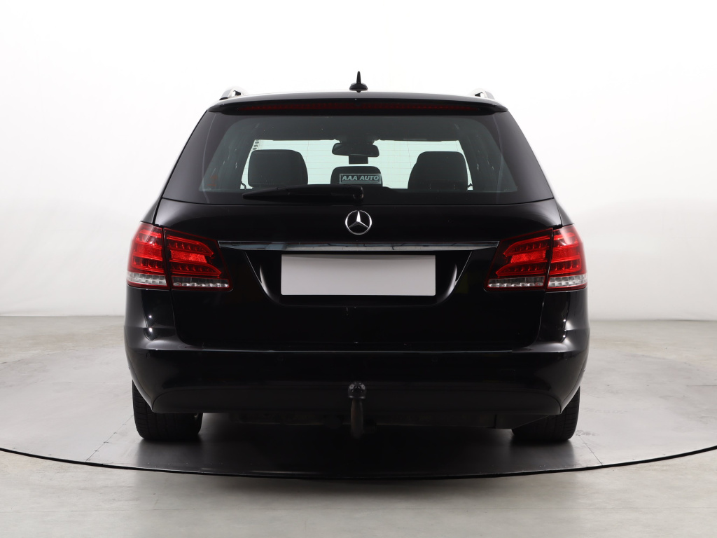 Mercedes-Benz E