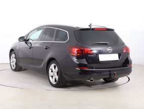 Opel Astra - 2011