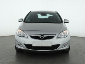 Opel Astra - 2012
