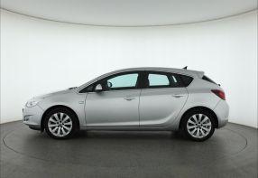 Opel Astra - 2012