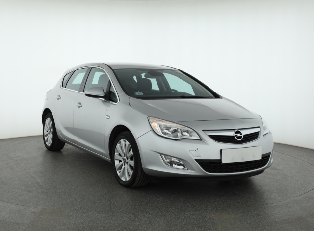 Opel Astra 2012