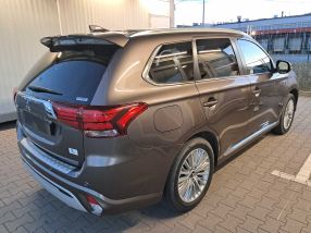 Mitsubishi Outlander - 2020
