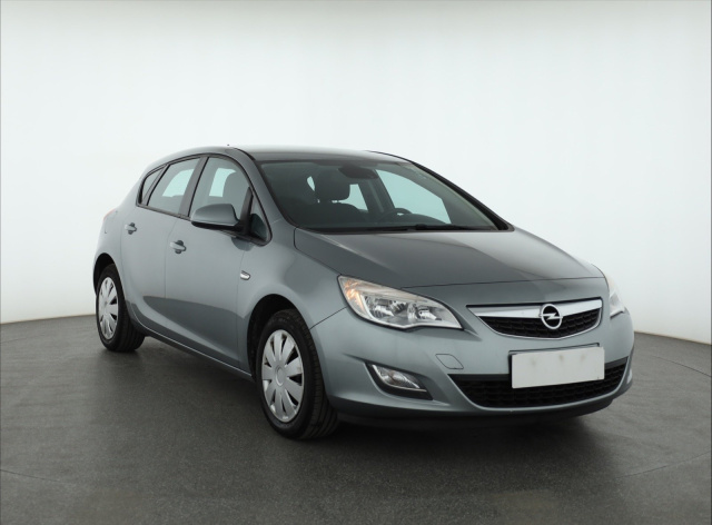 Opel Astra, 2010