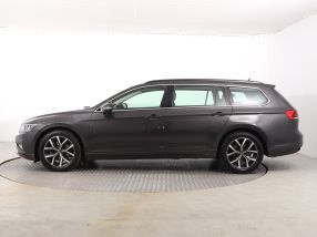 Volkswagen Passat - 2022